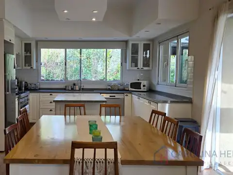 Casa en Alquiler Temporal con 2 cocheras