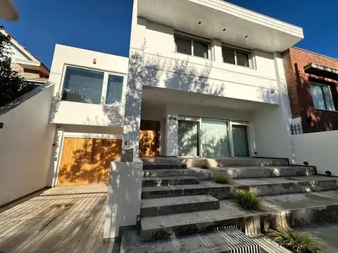 ESPLENDIDA CASA EN LOS TRONCOS