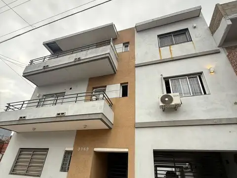 Departamento de 2 Ambientes en Venta en San Justo con Terraza y Apto Credito.