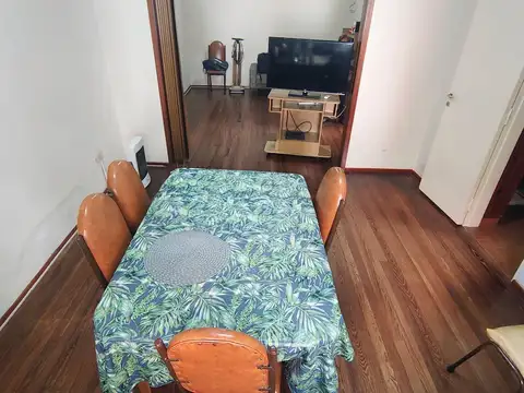 CASA DE 3 AMBIENTES CON DEPENDENCIA EN LINIERS.