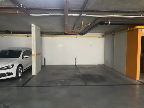 VENTA. Cochera En arealis. Muy cómoda. Camionetas