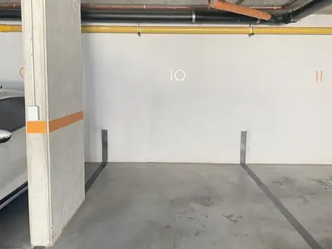 VENTA. Cochera En arealis. Muy cómoda. Camionetas