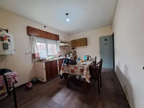 Casa 3 ambientes con 1 baño
