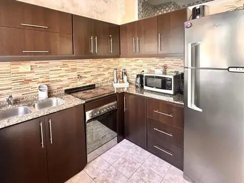 Casa 11 ambientes con 4 baños