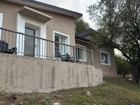 Casa 5 ambientes con 1 baño