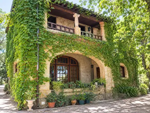 CASA HISTÓRICA LOTE ISLA – CON TRIPLE FRENTE
