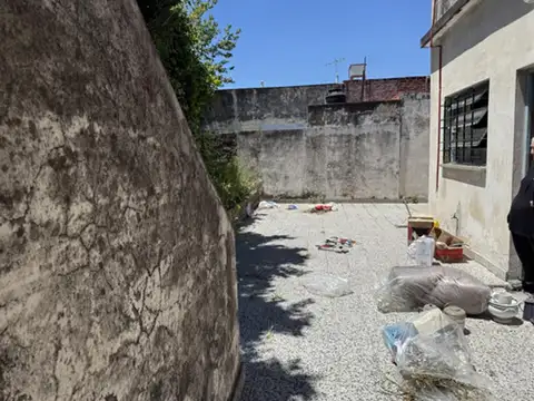 Casa 2 ambientes con 1 baño