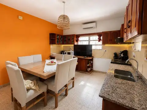 VENTA CASA 3 DOR EN B° JARDIN APTA CREDITO
