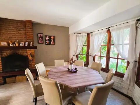 Casa 5 ambientes con 2 baños