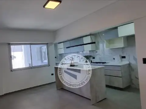Excelente departamento de 3 amb. piso alto  en Olivos Centro