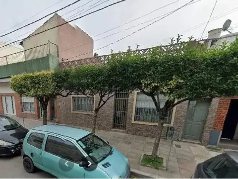 Venta, Casa de 4 Ambientes con patio y terraza, ramos mejia.