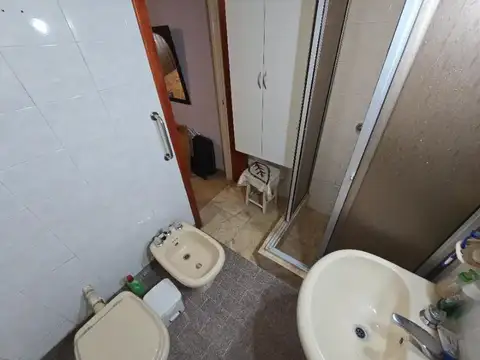 Venta, Casa de 4 Ambientes con patio y terraza, ramos mejia.