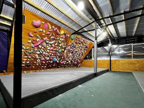 LOCAL PH CON EXCELENTE RENTA 500M2 SIN EXPENSAS