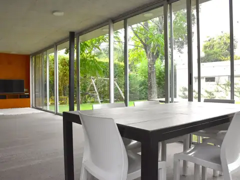 Casa en Venta en Pablo Nogues, USD 349.500