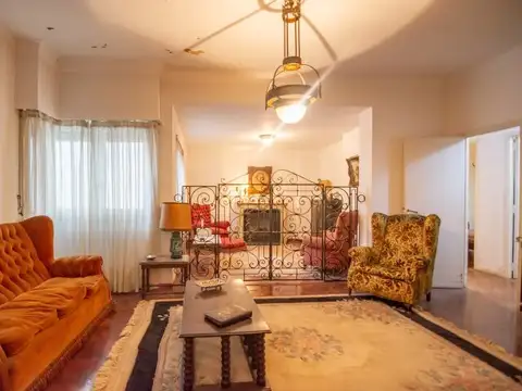 Venta Dpto de 6 ambientes más dependencia y doble balcón en Belgrano