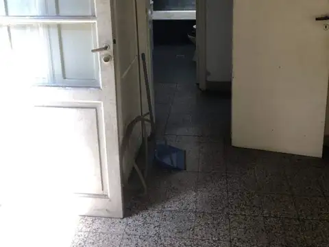 Casa 3 Amb + Depósito/Galpón a Refaccionar.