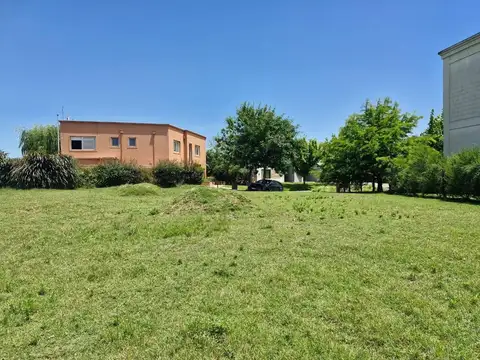 Lote amplio en El Canton  