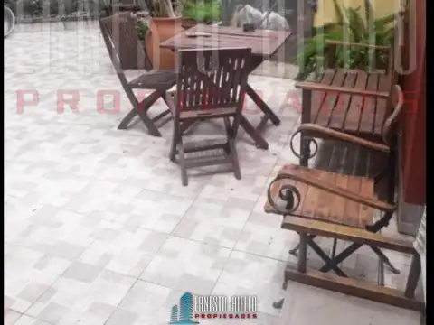 VENTA CÓMODA CASA 3 AMBIENTES EN LOS ROBLES AL 100. DON BOSCO