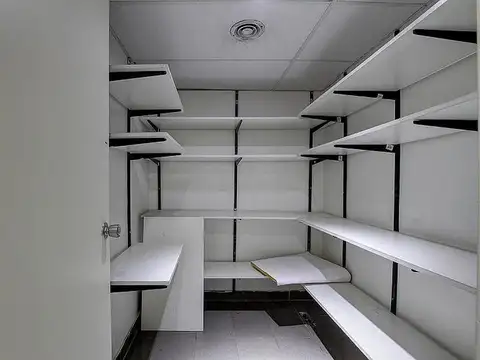 Oficina 6 ambientes con 2 baños