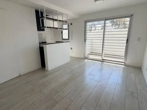 SE ALQUILA MONOAMBIENTE CON BALCON VILLA RAFFO