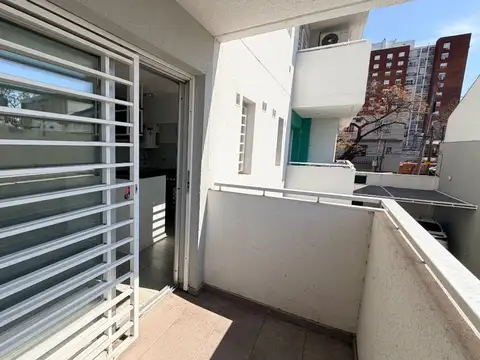SE ALQUILA MONOAMBIENTE CON BALCON VILLA RAFFO