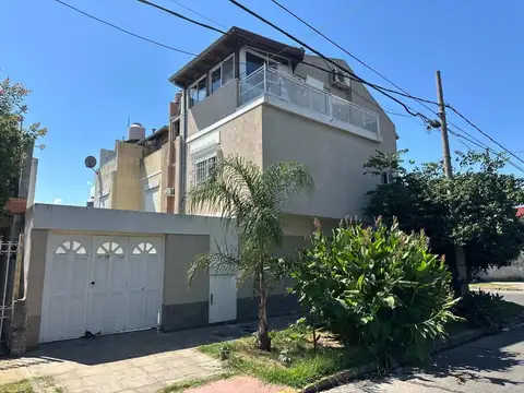 VENTA CASA TRIPLEX 4 AM RAMOS MEJIA APTO CRÉDITO