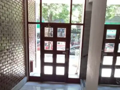 Belgrano,Monoambiente,frente,luminoso, excelente ubicación,y estado general, lmetros de avenida...