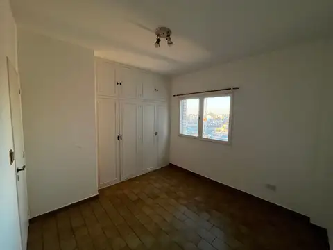 Departamento 4 ambientes muy luminoso bajas expensas en venta en Villa Luro