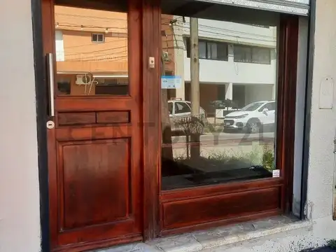 Local en Alquiler en La Plata, $ 400.000