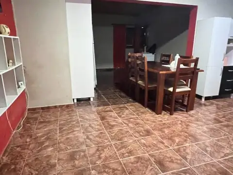 Fortin Loma Negra 2454 - casa 3 dormitorios - Amplia