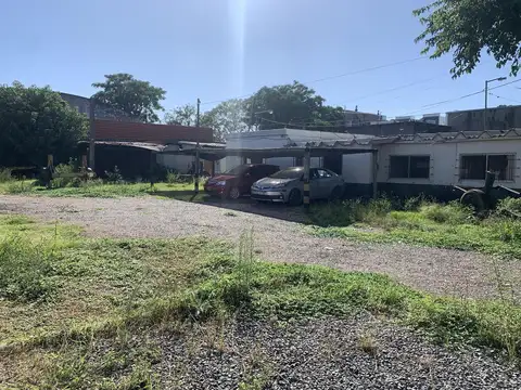 Andrés lamas al 8100