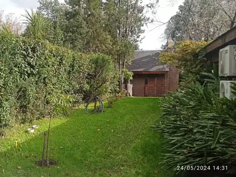 Casa en Venta con 3 cocheras