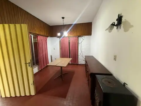Casa 4 ambientes con 1 baño