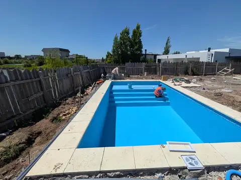 Casa en Venta con 3 cocheras