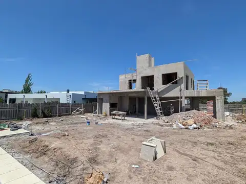 Casa en Venta en Canning Chico, USD 360.000