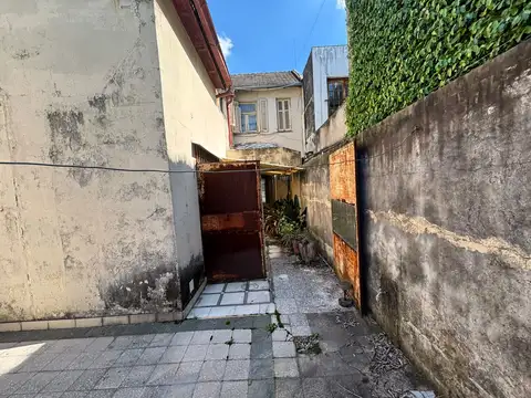 Depto Tipo Casa en Venta en Flores, USD 128.000
