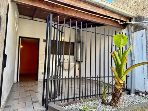 Depto Tipo Casa en Venta con 1 cocheras