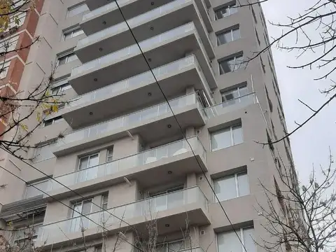 Piso de 3 dormitorios + cochera en Alquiler - Sarmiento 432
