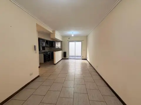 ALQUILER DPTO 2 AMB/ EN PLANTA BAJA CON AMPLIO PATIO LANÚS !