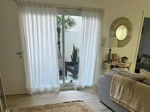 Depto Tipo Casa en Alquiler en Olivos, USD 2.500