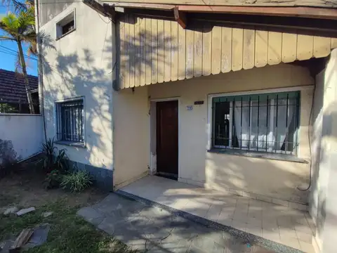 Depto Tipo Casa en Alquiler de 3 ambientes