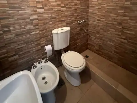 Departamento tipo casa en alquiler en Sarandi