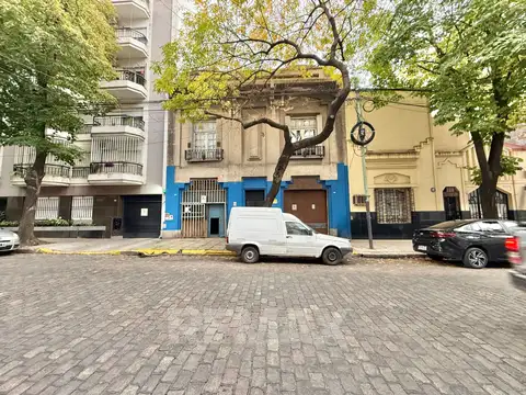 Venta Local con vivienda lote propio en Caballito 