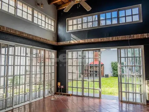 Casa con lote anexo