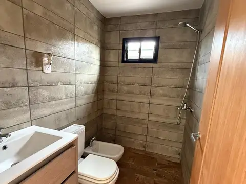 Casa 3 ambientes con 1 baño