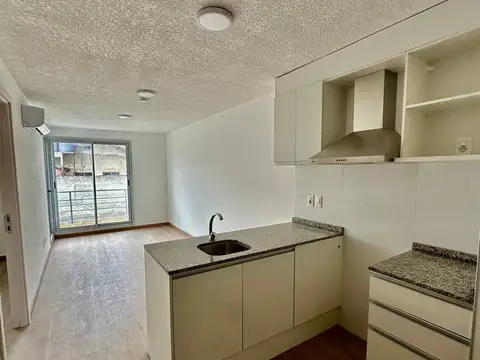 Alquiler Apartamento 1 Dormitorios 1 baño en tres Cruces