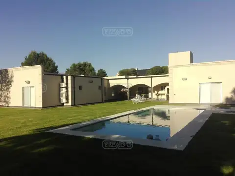 Casa en Venta en El Nacional Club De Campo, USD 285.000