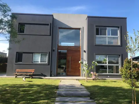 Casa en Alquiler Temporal de 4 dormitorios