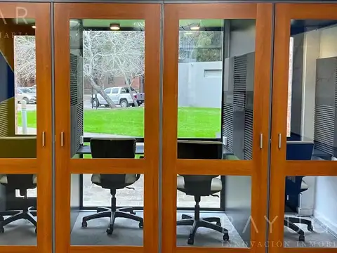 Oficina en Alquiler con 1 cochera