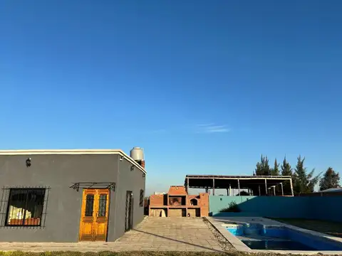 CASA QUINTA CON PILETA Y JARDIN EN ALEJANDRO KORN